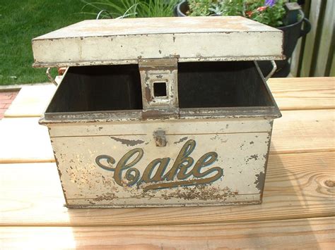 Vintage Metal Cake Box 